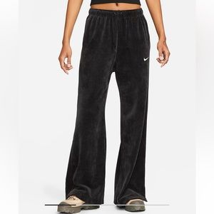 Nike - Women’s Velour Wide-Leg Pants in Black/Sail